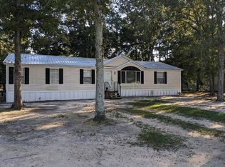 52 Center Dr, Glennville, GA 30427