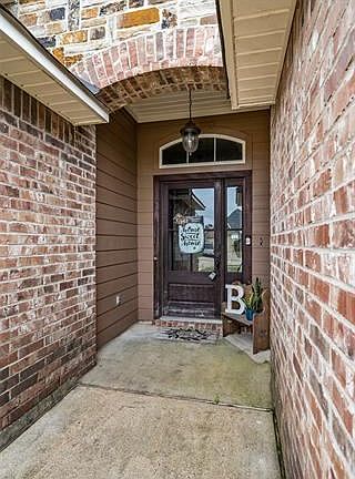 3rd image of 519 Linnhurst Dr