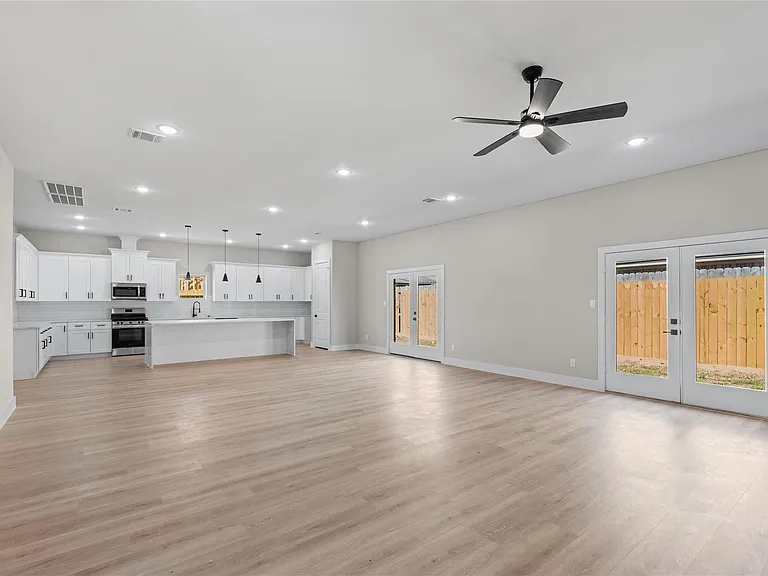 2618 Liguria Ln — Photo 5