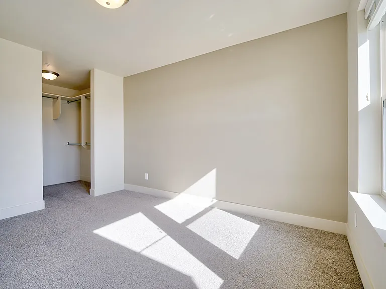 Mesa Falls Apartments — Photo 27