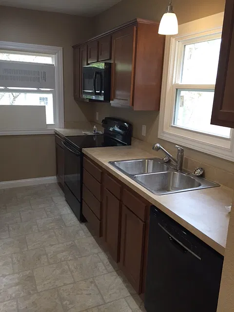 3 bed, 1.5 bath, 1500 sqft, $1,400 — Photo 4
