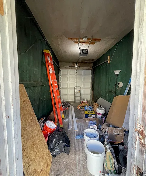 1 car garage or storage included