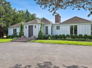 411 N Main St, Southampton, NY 11968