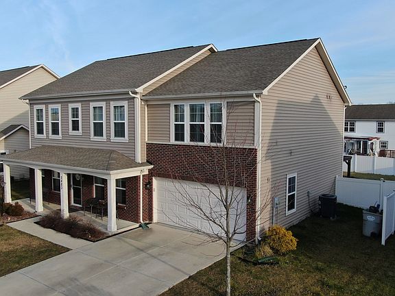 3rd image of 2483 Solidago Dr