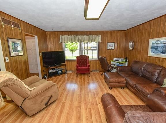2nd image of 51822 Trowbridge Ln