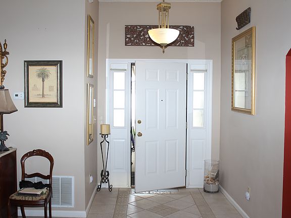 Entry/Foyer