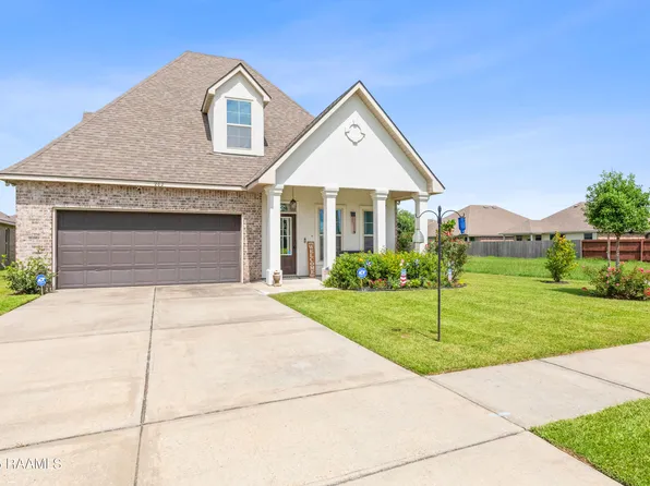 202 Hutton Ln, Youngsville, LA 70592