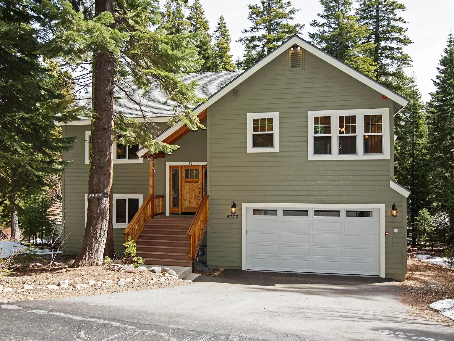 4 bed, 2.5 bath, 2300 sqft, $5,900 — Photo 1