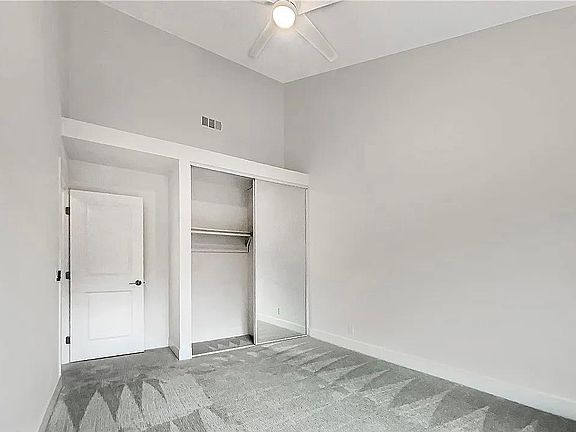 3rd image of 3181 Oakcrest Dr