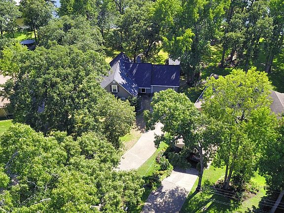 4th image of 738 Charlya Dr