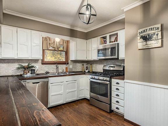 2nd image of 108 Flower Garden Dr