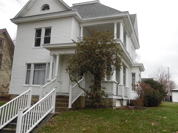 822 Chestnut St, Coshocton, OH 43812