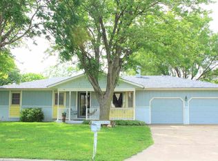 615 Quail Dr, Newton, KS 67114