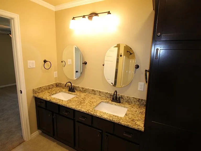 937 Robineta Ln — Photo 13