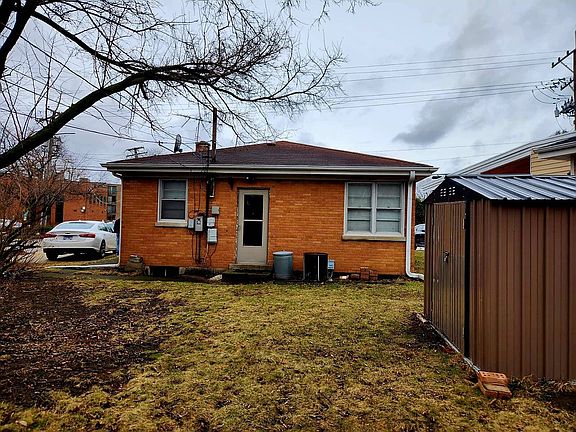 3rd image of 8443 Gross Point Rd #8443