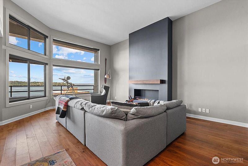 5th image of 2021 1st Avenue #C4