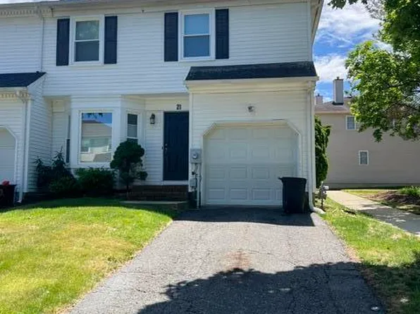 21 Carriage Lane, Englishtown, NJ 07726