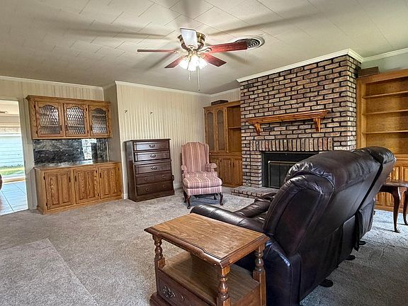 3rd image of 716 Williams Dr