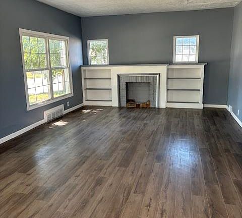 3rd image of 2839 Elyria Ave #2