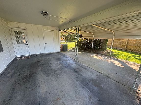 2nd image of 104 Mosby Ct