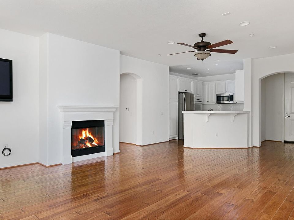 Kitchen/Living room/Entry
