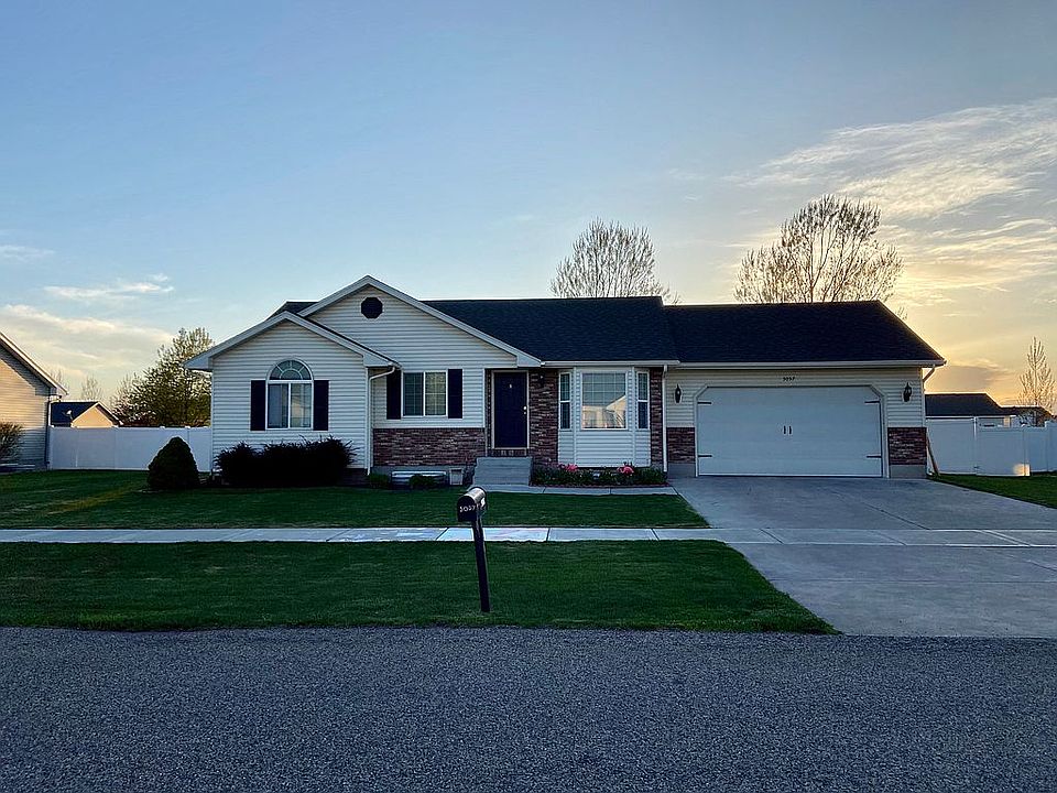 1st image of 3057 N Bechler Dr