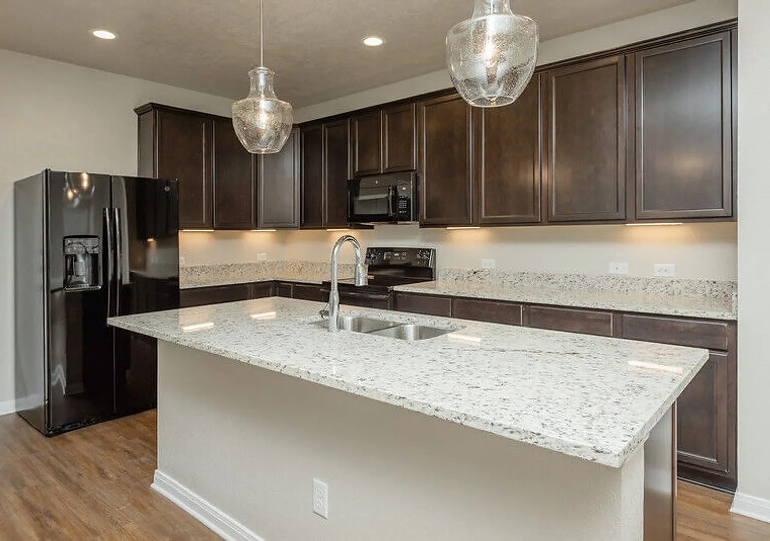 Spacious Townhome Available Now! — Photo 3