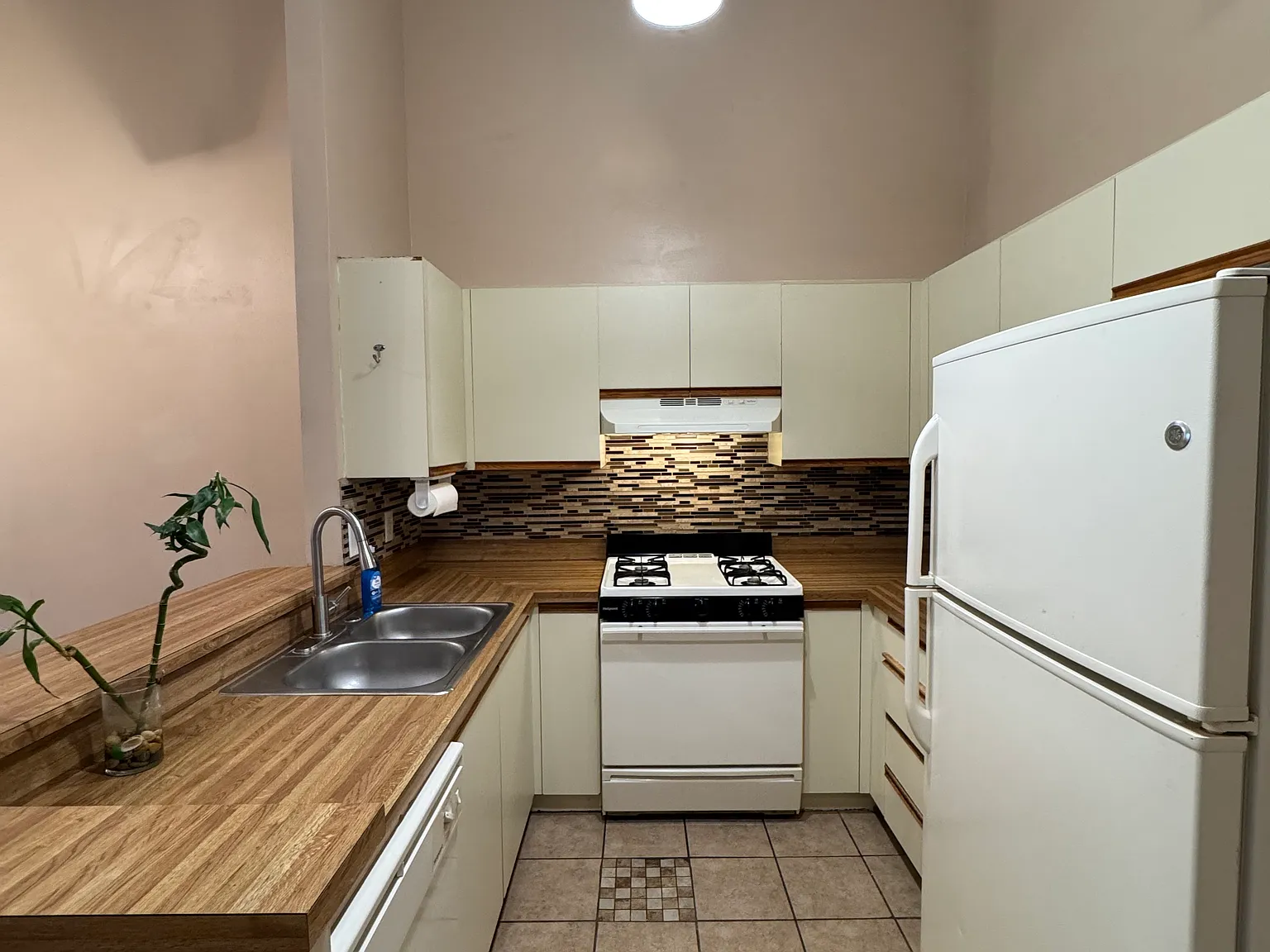 3 bed, 1216 sqft, $1,800 — Photo 4