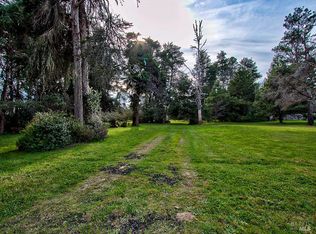 19100 Summers Ln, Fort Bragg, CA 95437