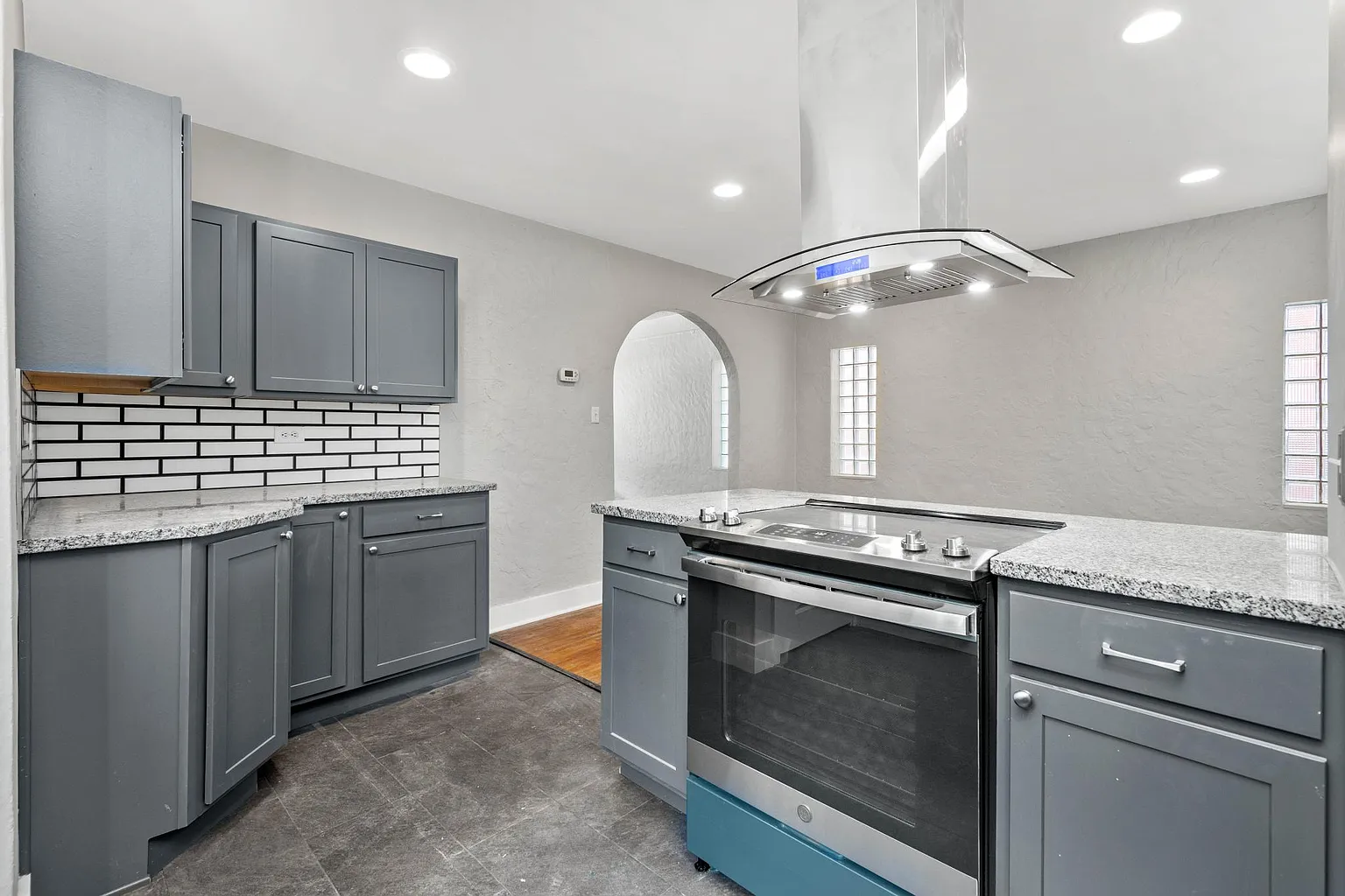 6515 Rosemoor St photo 1