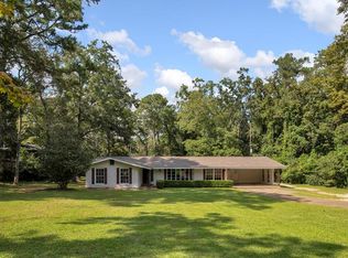 202 Meadowbrook Dr, Dothan, AL 36303