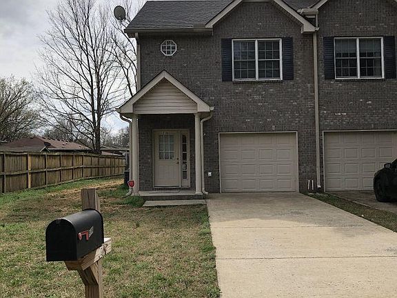 2nd image of 916 Parkwood Ct
