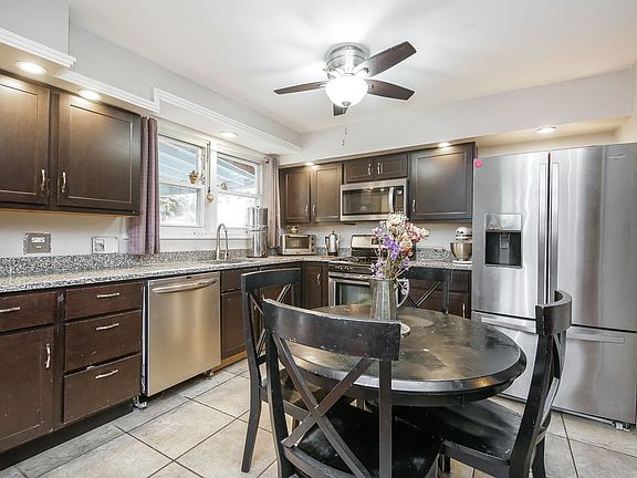 4th image of 10201 McLean Ave