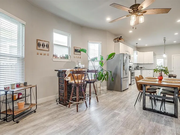 2905 S Jennings Ave — Photo 53