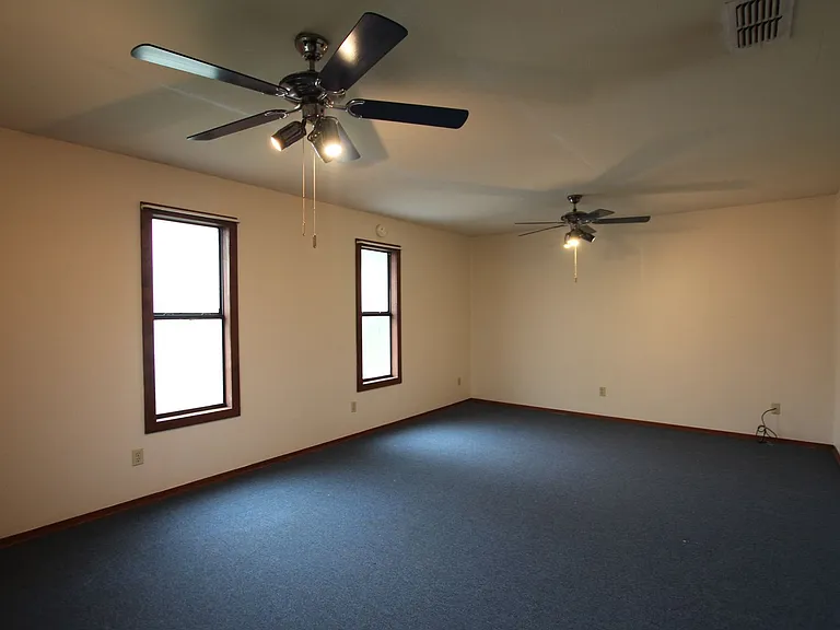 3211 S Donnybrook Ave — Photo 32