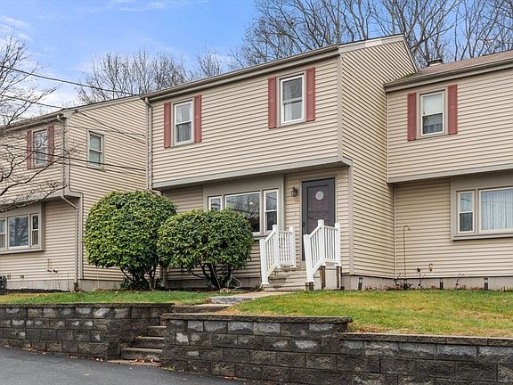 2nd image of 152 E Bacon St APT C6