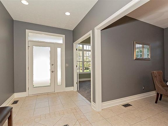 3rd image of 470 Dunbar Ln