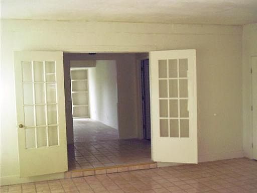 3rd image of 579 PALFREY DR