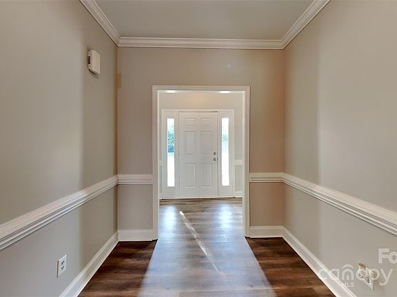 2nd image of 3319 Kingshire Way