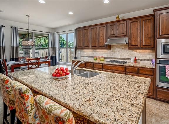 2nd image of 174 Drury Ln