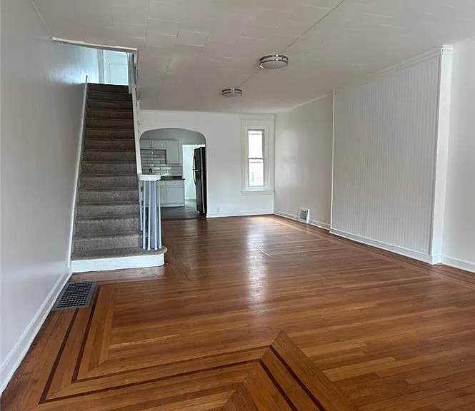 450 Hanover Ave — Photo 2