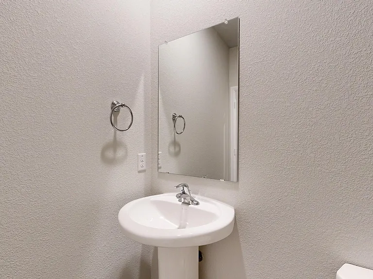 405 Wydown Dr — Photo 10