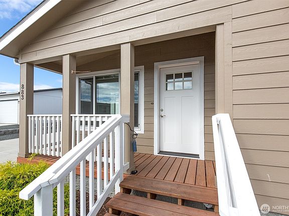 4th image of 883 N Rock Rose Avenue