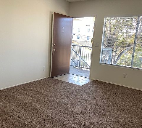 4th image of 4383 Temecula St