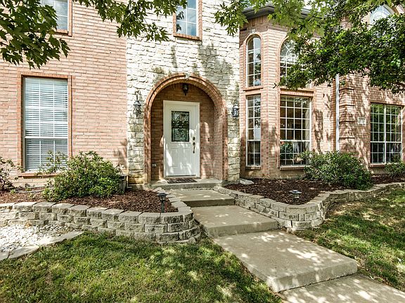 2nd image of 2038 Camelot Dr
