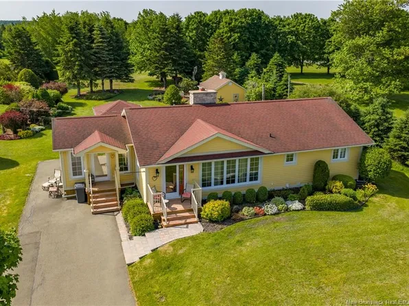 268 Irving Blvd, Bouctouche, NB E4S 3L8