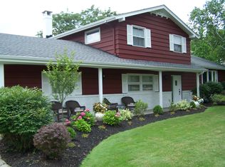 5596 Millwood Dr, Broadview Heights, OH 44147