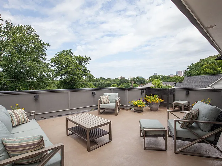 702 Grant Ter SE — Photo 41