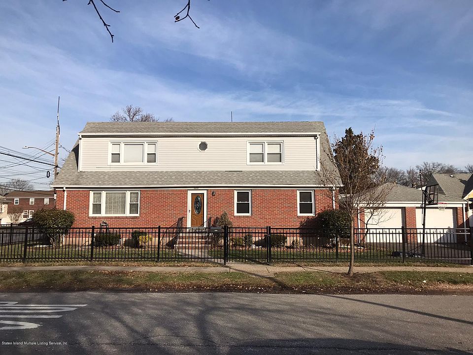 1st image of 389 Leonard Ave
