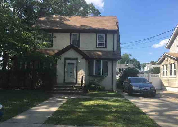 1st image of 162 Hudson Ave